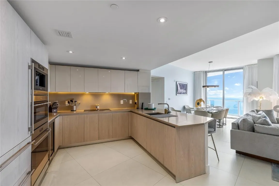 Luxury oceanfront penthouse Hyde Beach Resort Hollywood listed by Glen Primak